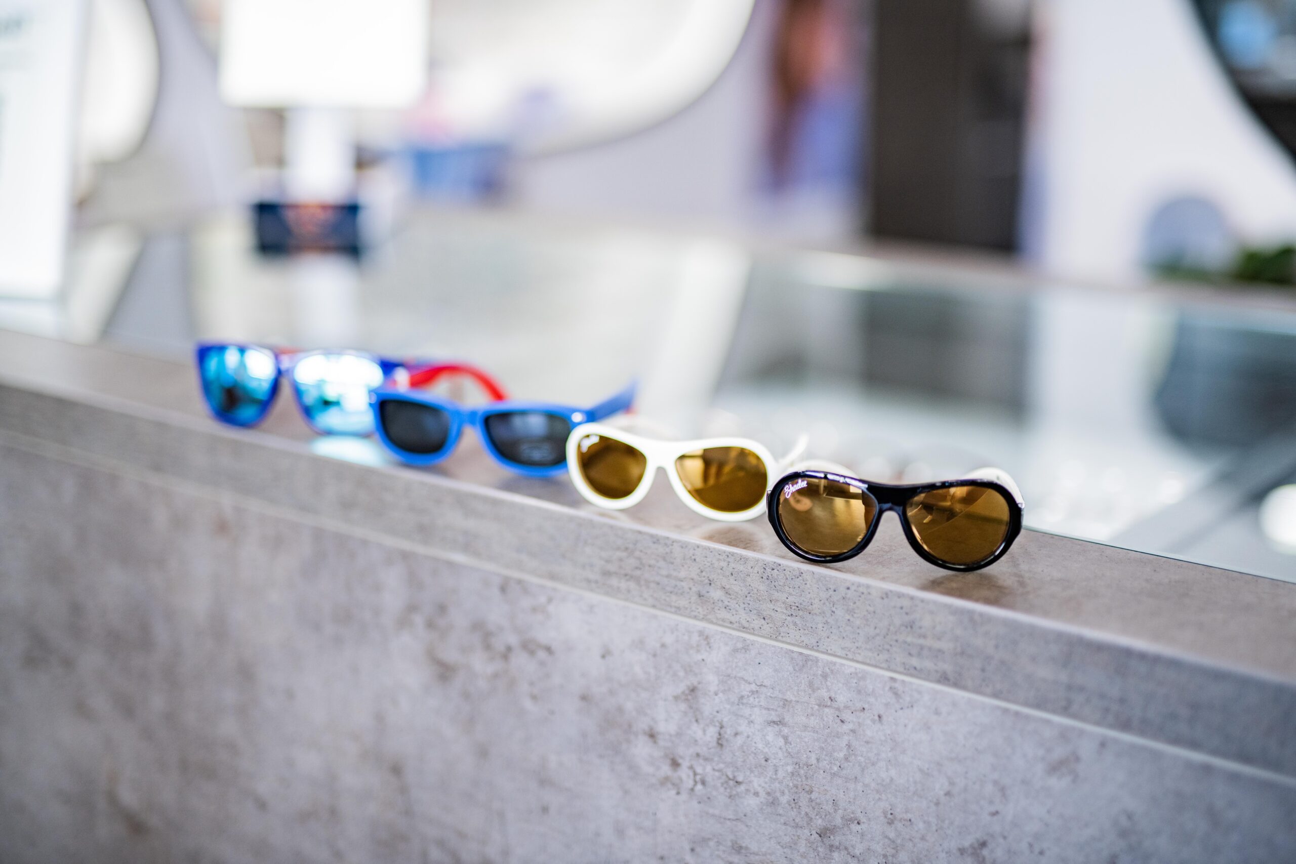 ácsoptika-szemészet-kecskemét-gyerek-szemüveg-napszemüveg-szemész-látásvizsgálat-miyosmart-rövdlátás-nagykőrös-kiskunfélegyháza-megoldás